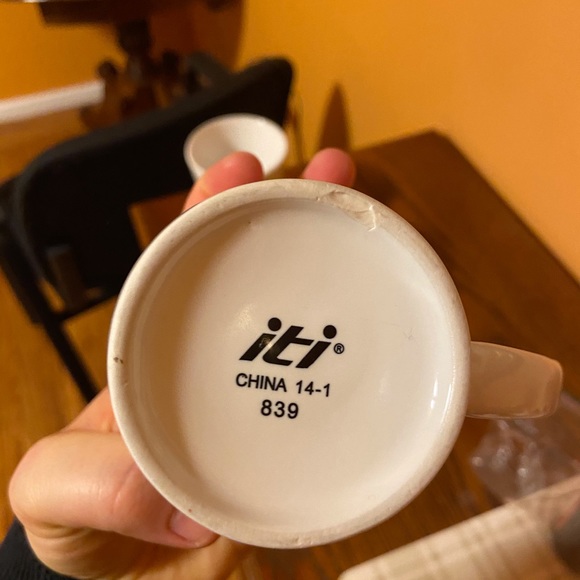 Set of Three Ceramic Mugs - Picture 3 of 7